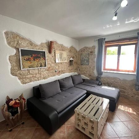 Kuca Za Odmor Matea Apartment Пореч Екстериор снимка