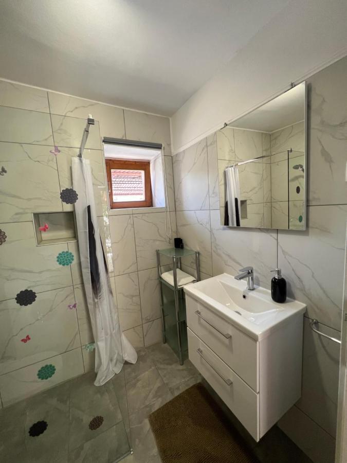 Kuca Za Odmor Matea Apartment Пореч Екстериор снимка
