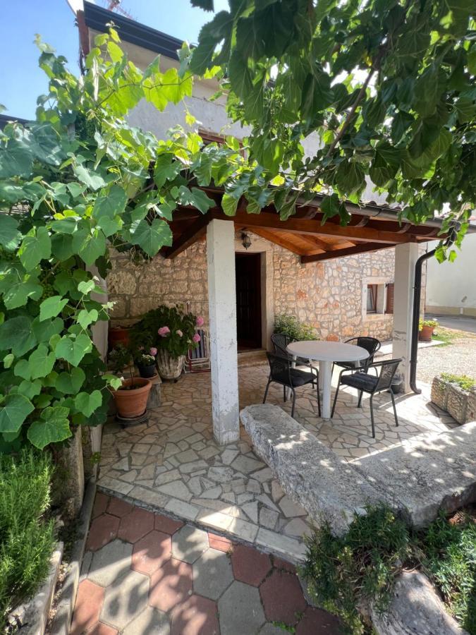 Kuca Za Odmor Matea Apartment Пореч Екстериор снимка